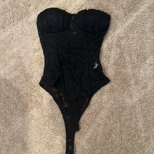 Lulu’s black strapless bodysuit